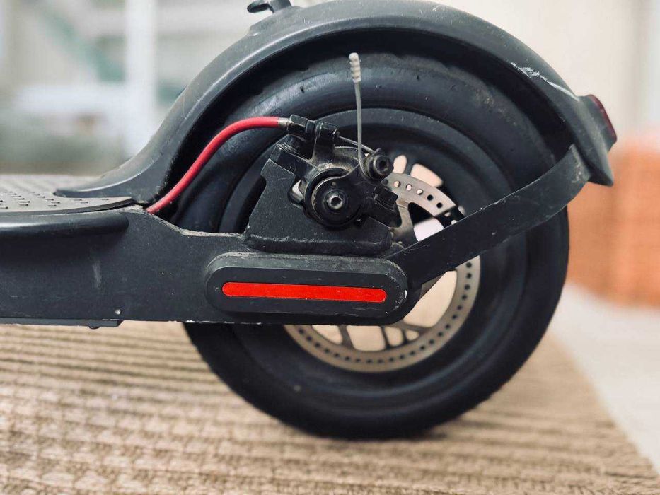 М365 Xiaomi Mi Scooter Essential Чорний