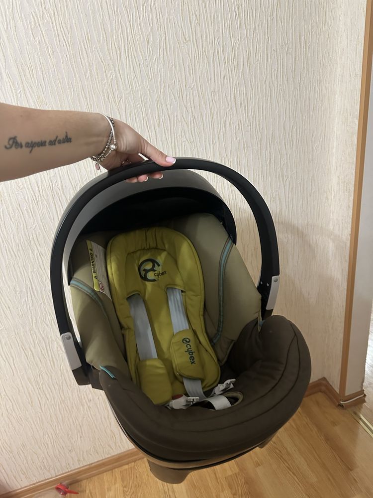 Продам автокресло Cybex