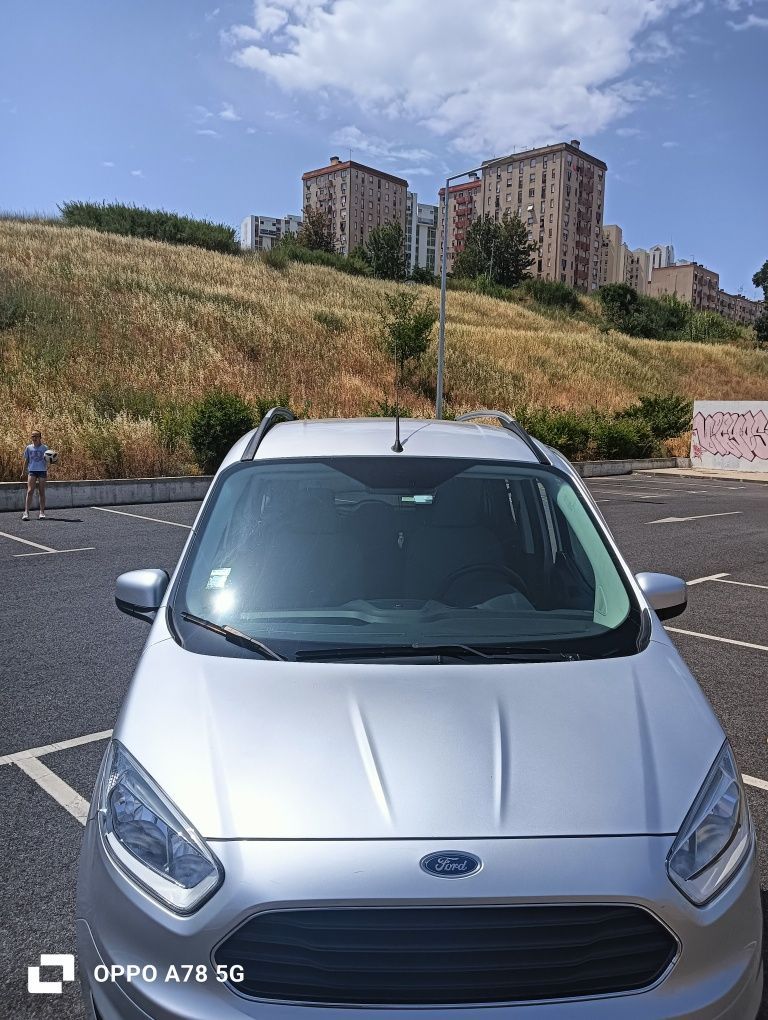 Ford Tourneo Courier 5 lugares