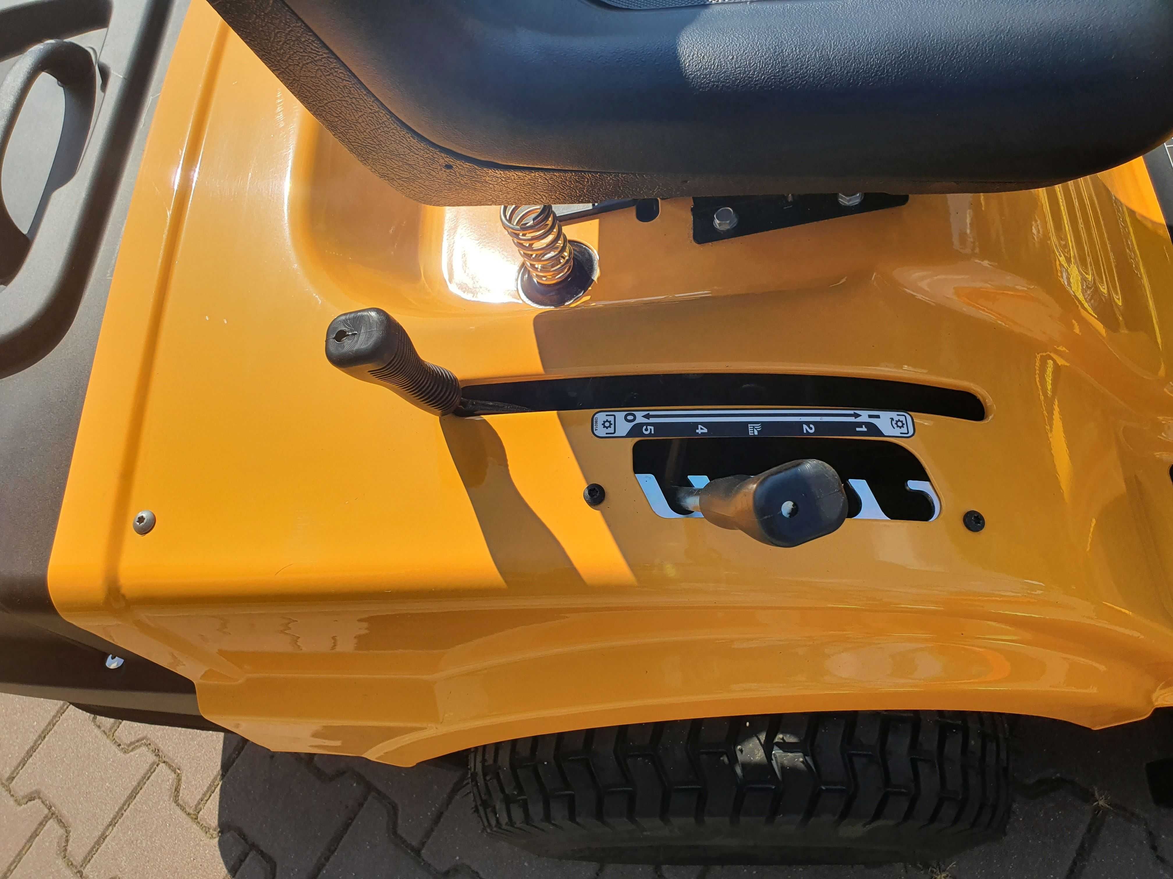 Traktorek kosiarka pług śnieżny Cub Cadet LT1NR92 z koszem