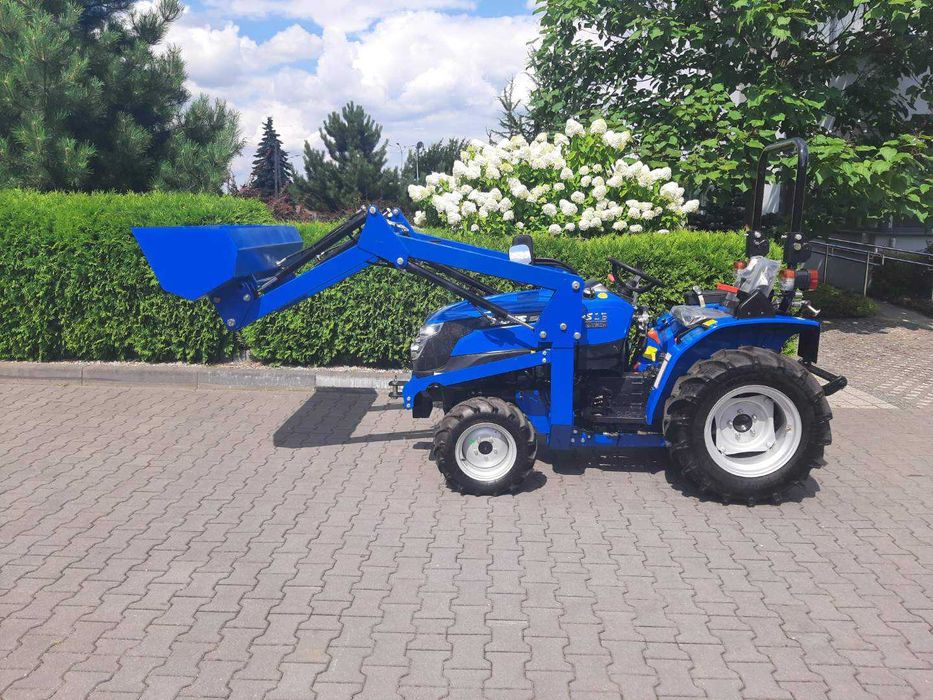 Traktorek SOLIS do ogrodu sadu firmy komunalny kompaktowy 4WD kosiarka