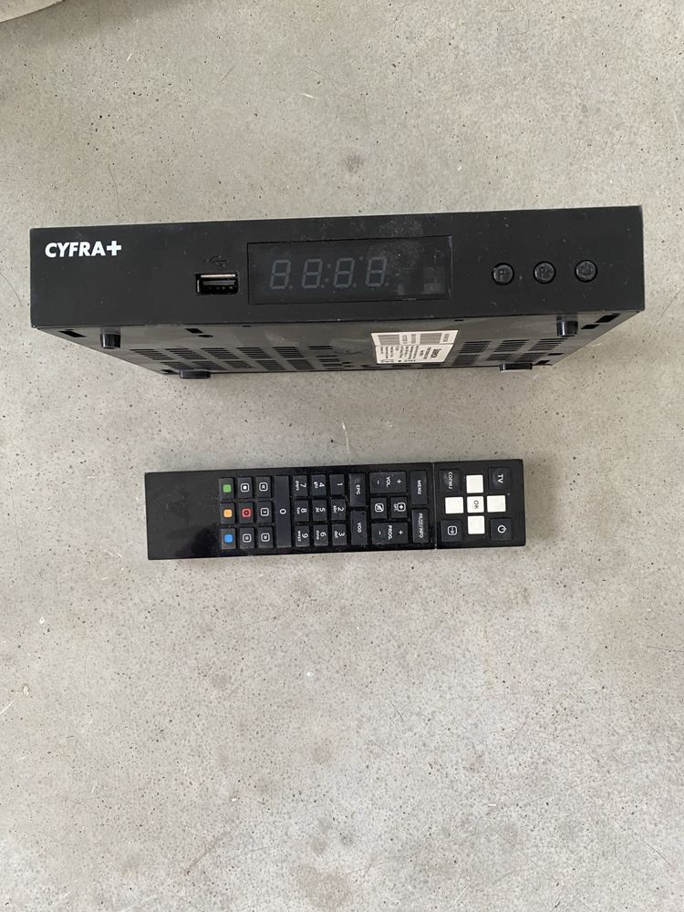 Zestaw TV Canal+, cyfra , cyfra plus , dekoder , pilot. talerz, uchwyt