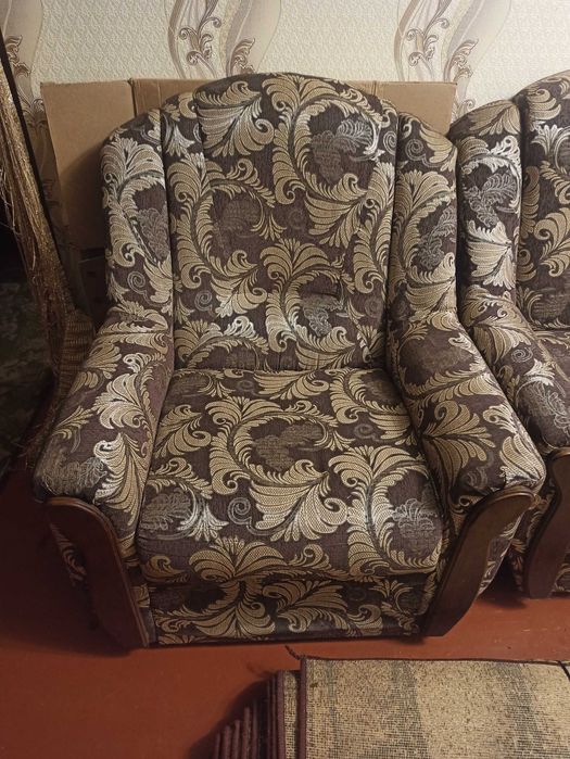 Диван та два крісла