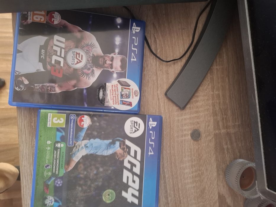 Sprzedam ps4 2 pad I gry