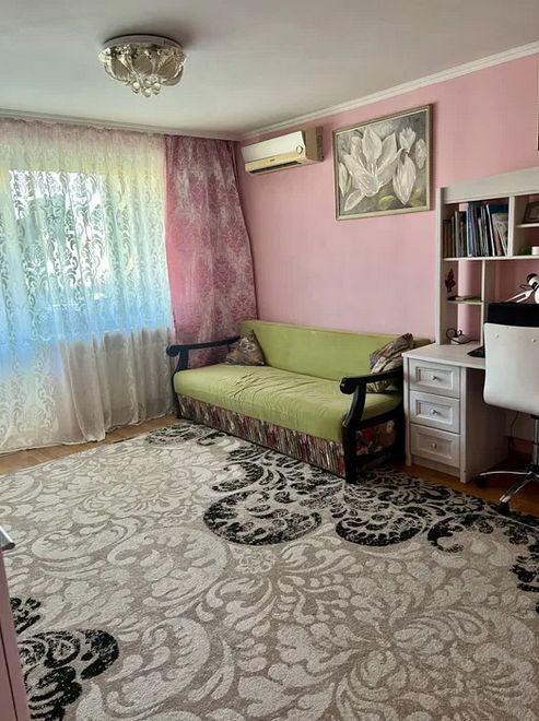 Продам укомплектовану сталінку 2х кімнатну в центрі