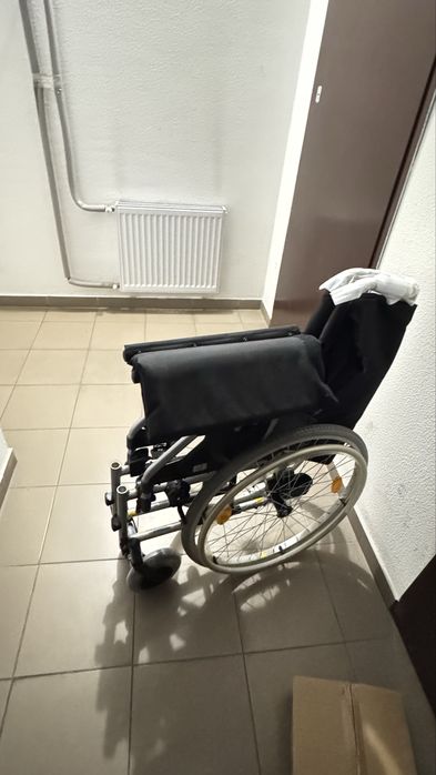 Продам новою инвалидную каляску