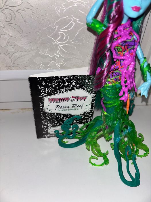 Пози Риф кукла Монстер хай