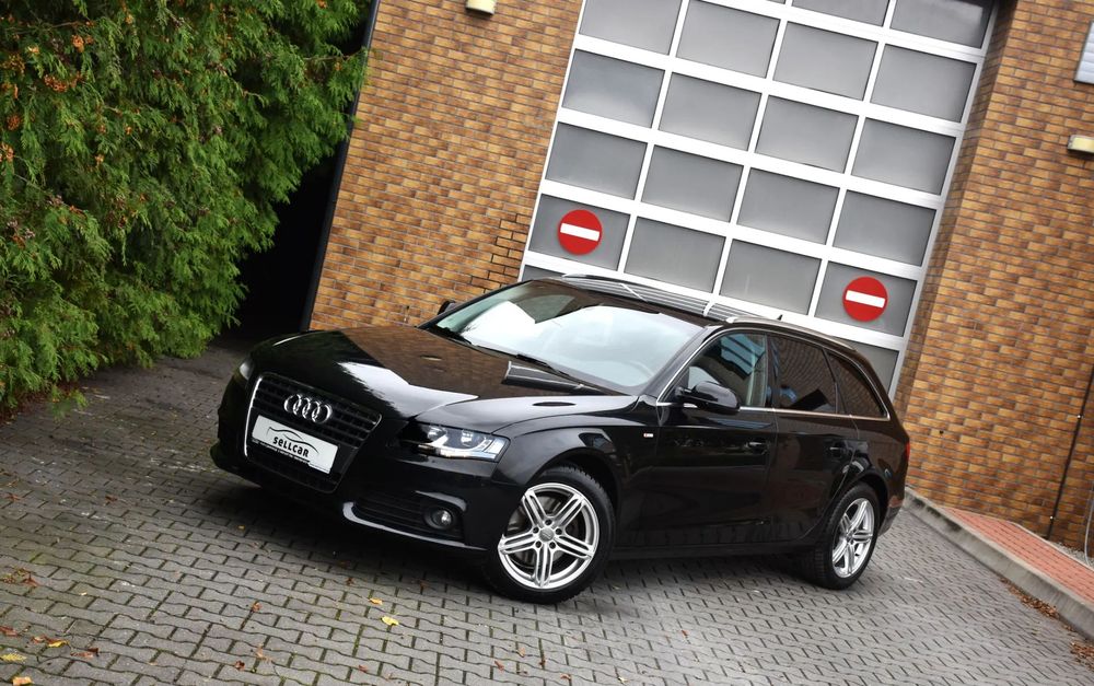Audi A4 Avant Gwarancja * Udokumentowany przebieg * Navi * Skóry* Hak * PDC *