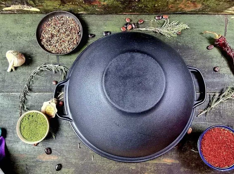Казан чавунний узбецький об`ємом 12 л WOK із кришкою-сковородою