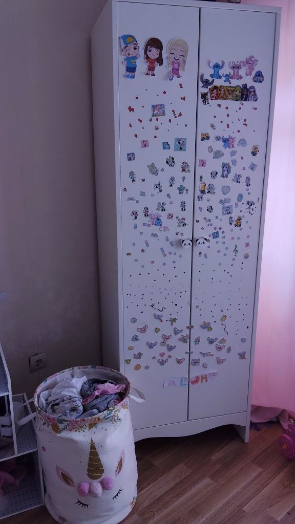 Beliche com secretária,prateleiras,guarda fatos e gavetas+ guarda fato