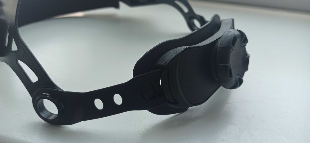 Крепление для сварочной маски, наголовник