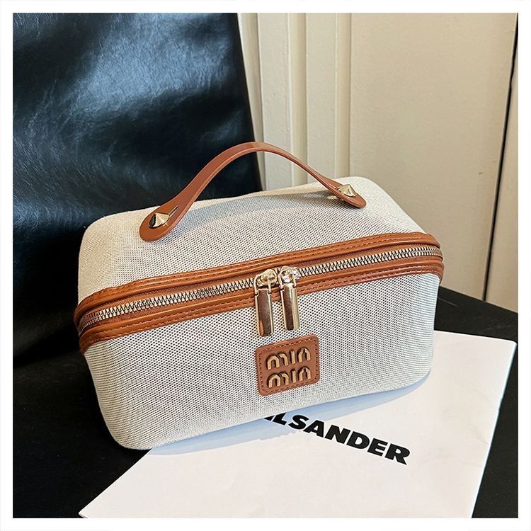 Косметичка Miu Miu