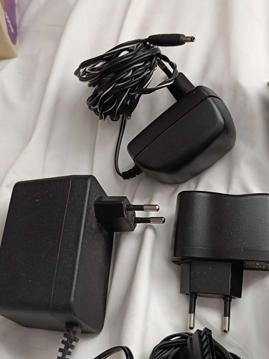 15 Carregadores elétricos e adaptadores
