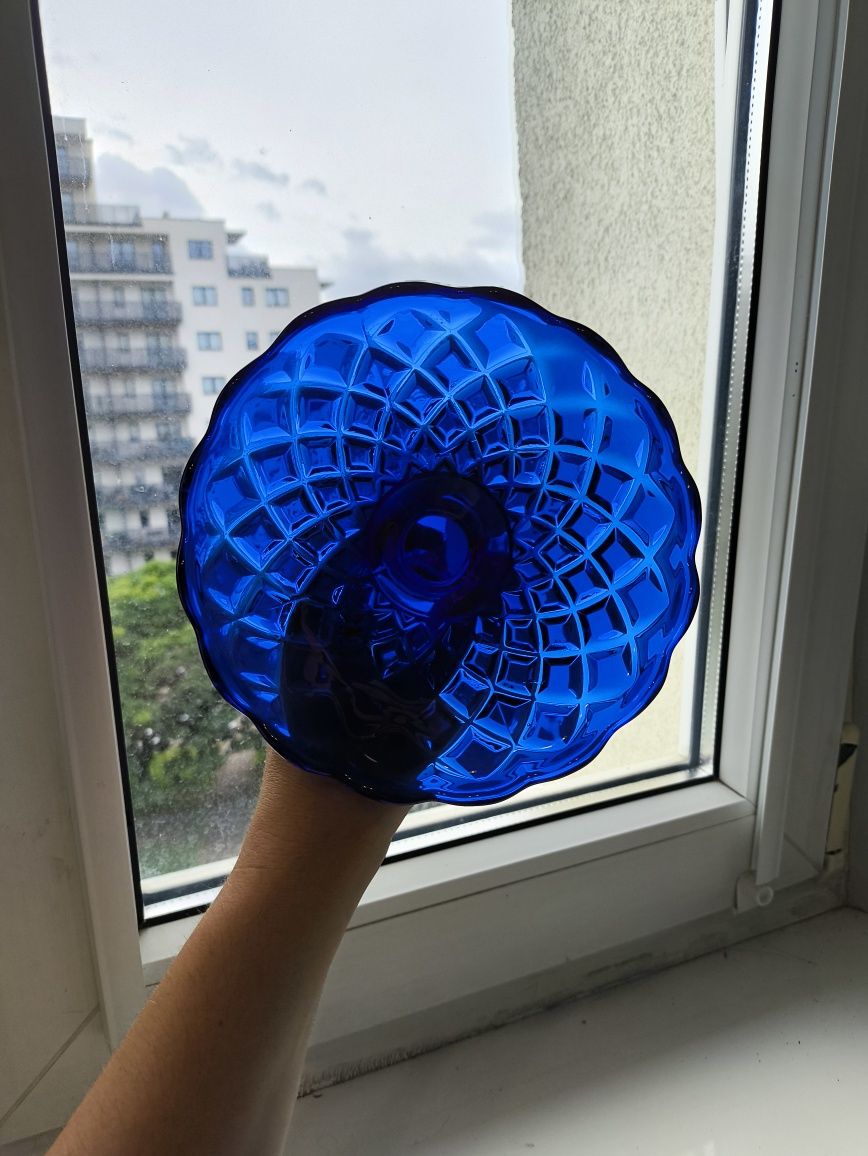 Urocza malutka paterka kobaltowa
