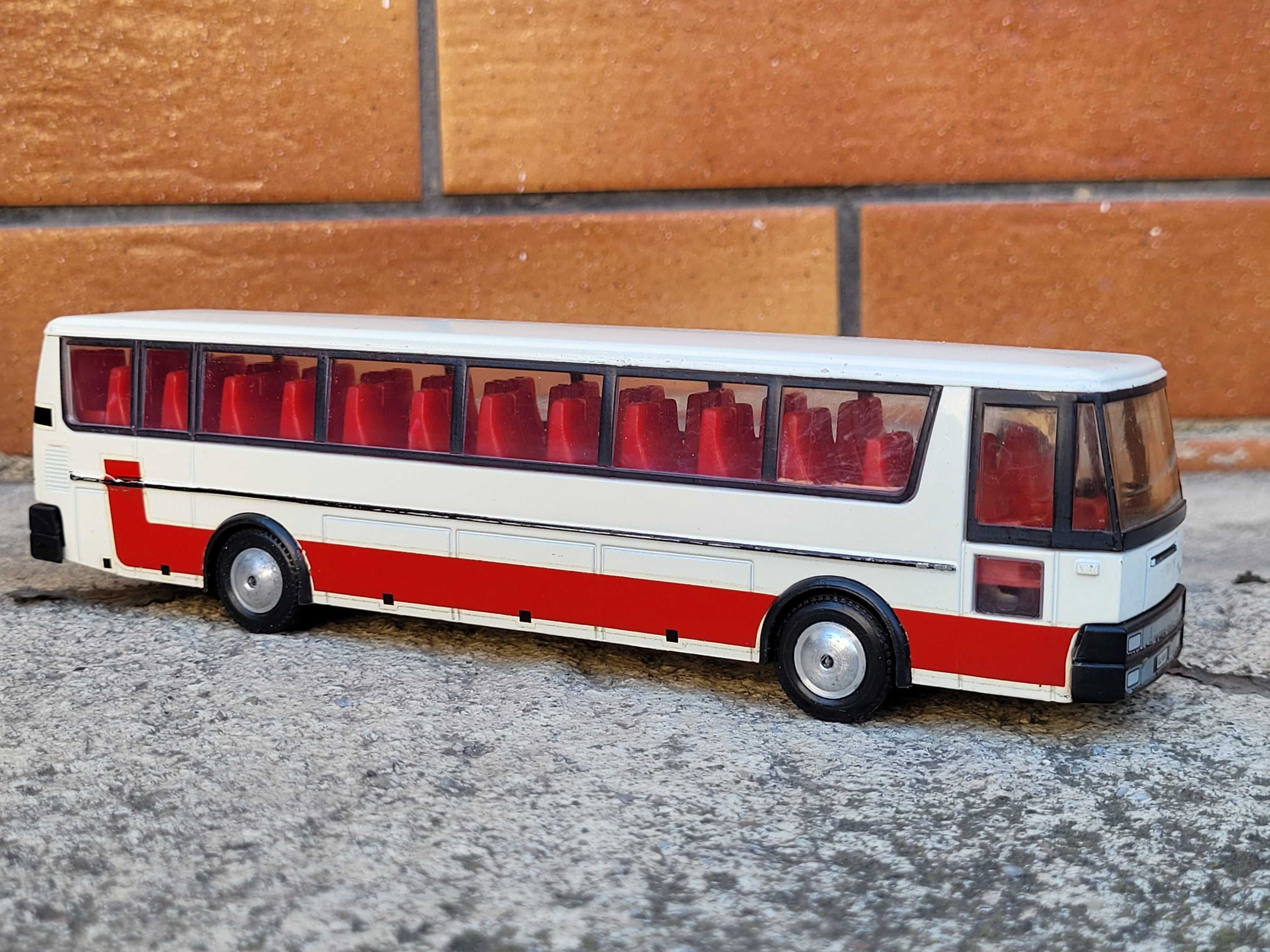 Autobus Autokar Magirus deutz luxusreisebus kolekcja NZG 1:60 PKS