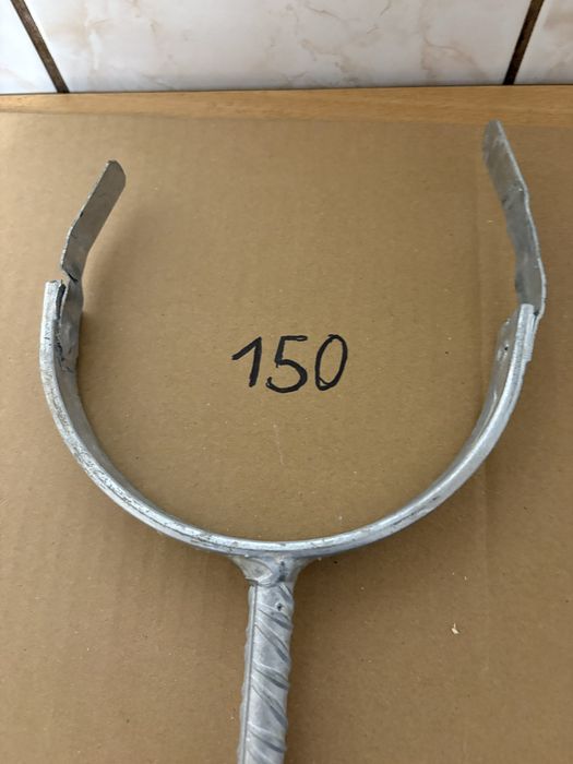 Haki wbijane do mocowania rynny