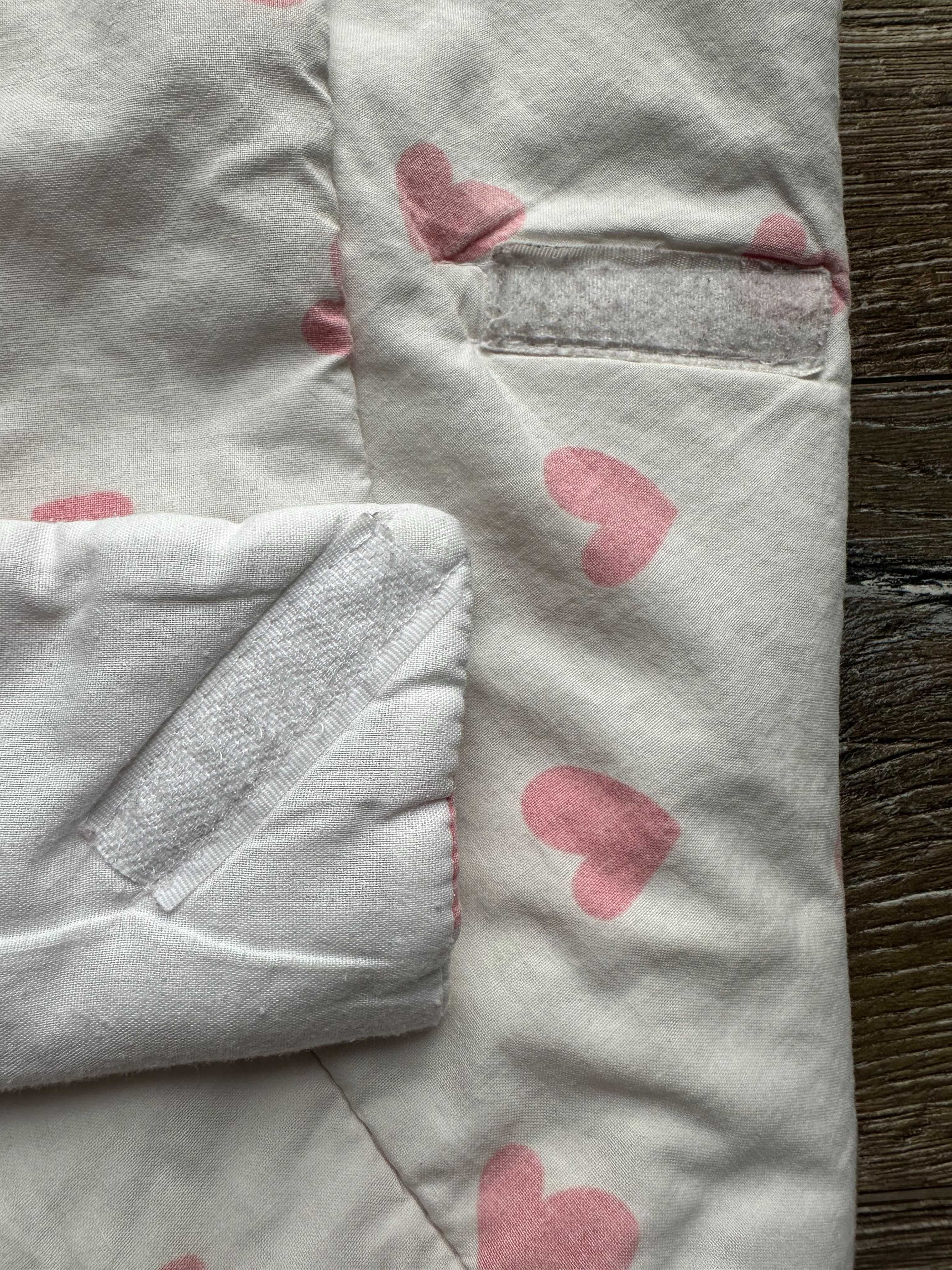 Rożek Becik niemowlęcy na rzep bawełniany biały w różowe serduszka