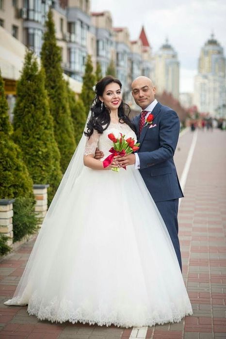 Дизайнерское шикарно свадебное платье размер S