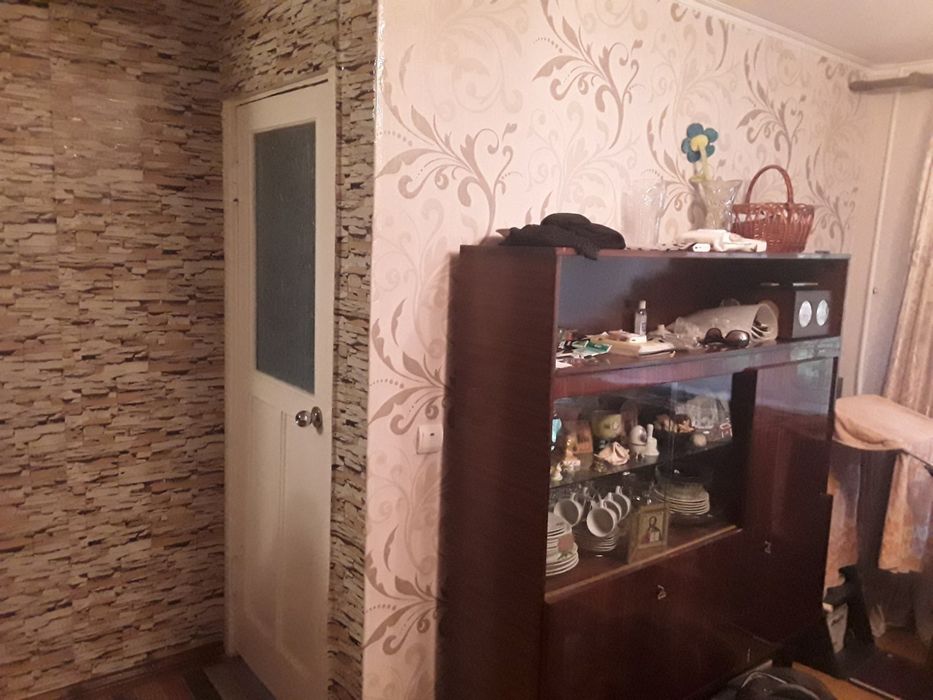 2 кімн Металл оайон 1 поверх , з меблями і технікою