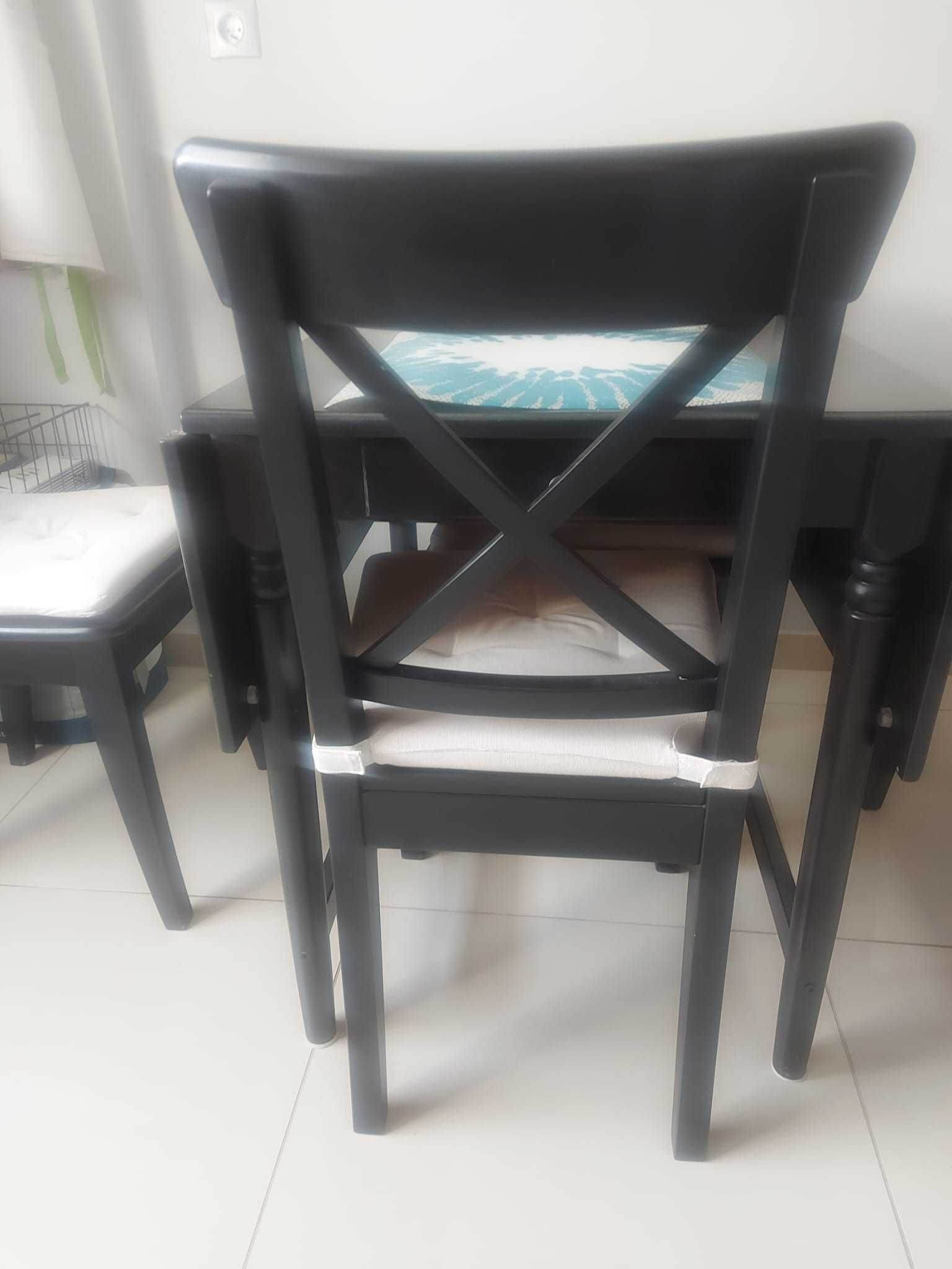 Zestaw IKEA: stół INGATORP + 4 krzesła INGOLF + 4 poduszki JUSTINA