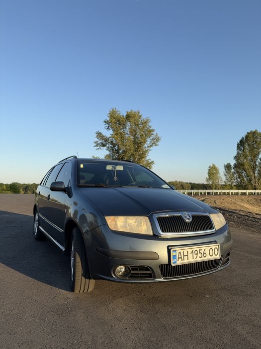 Продам автомобиль Skoda Fabia, 1,4 бензин, I поколение.