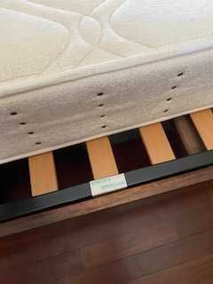 Mobília de quarto Mogno, linhas modernas