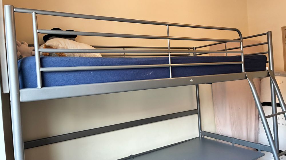 Beliche Svarta com secretária IKEA