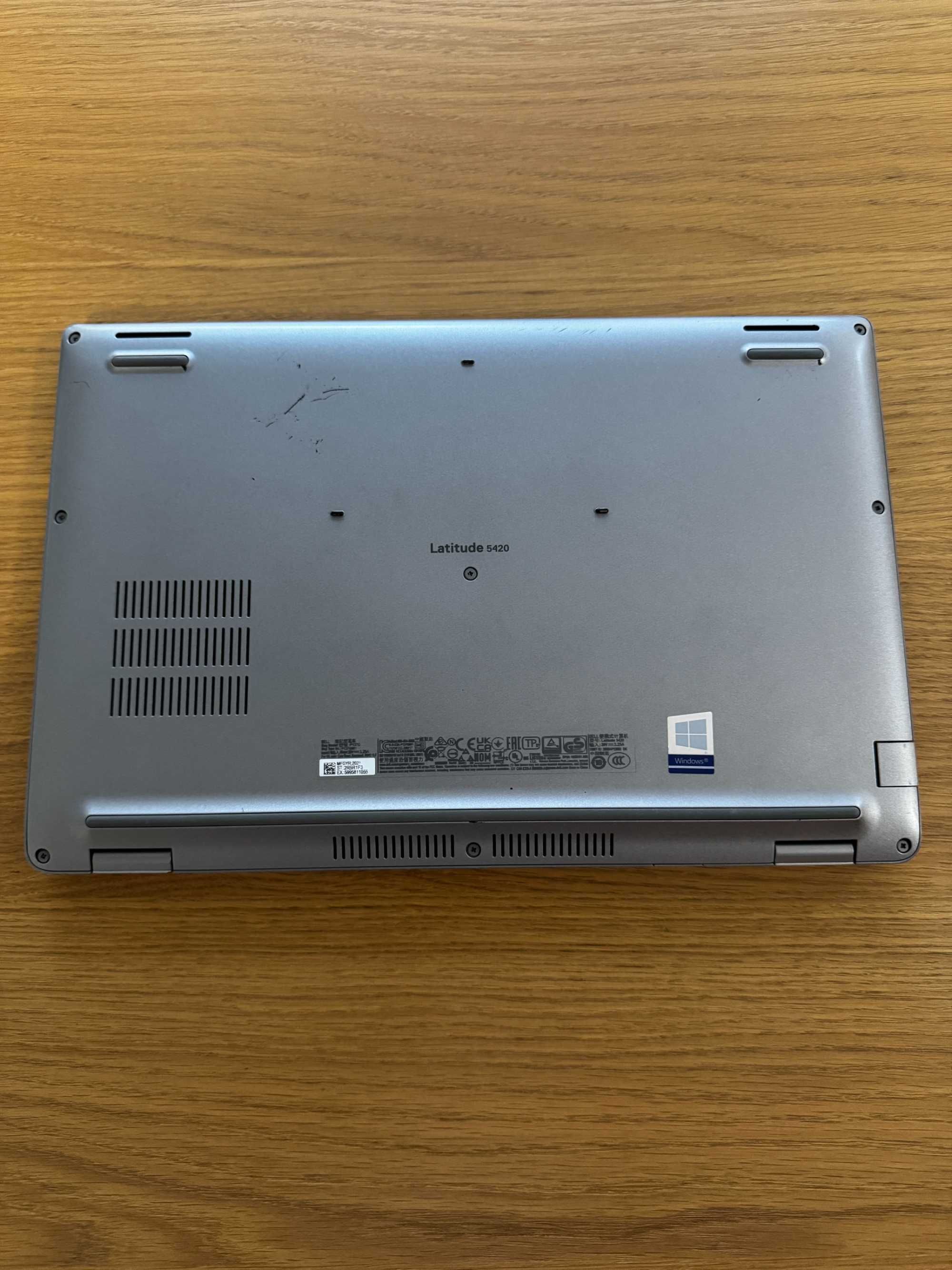 Laptop Dell Latitude 5420/i7-1185G7/8GB DDR4 2400 MHz/256GB SSD M.2