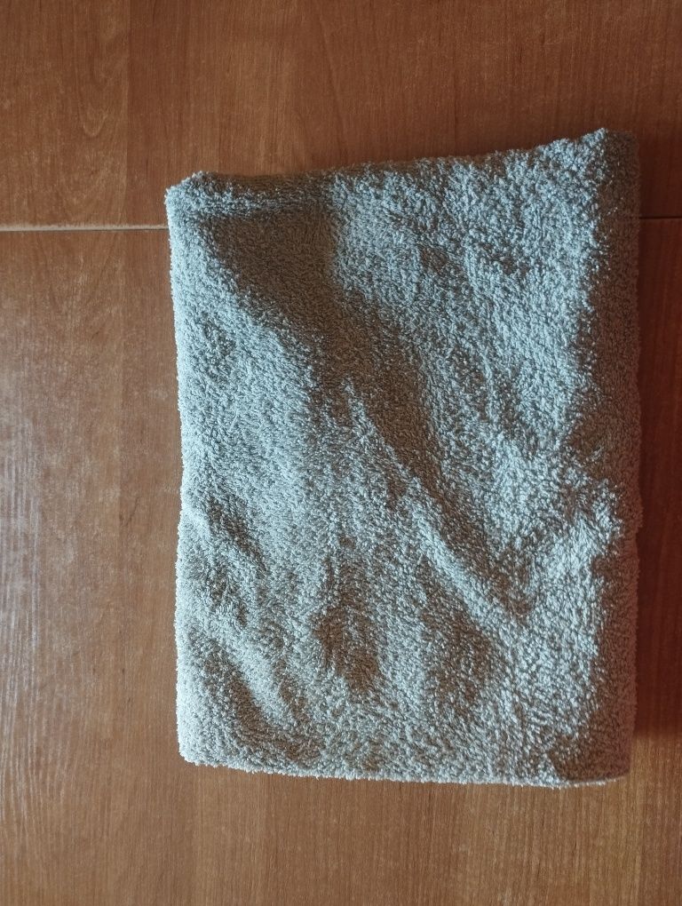 Ręczniku dyże kąpieliwe 4 szt po 20 zl
