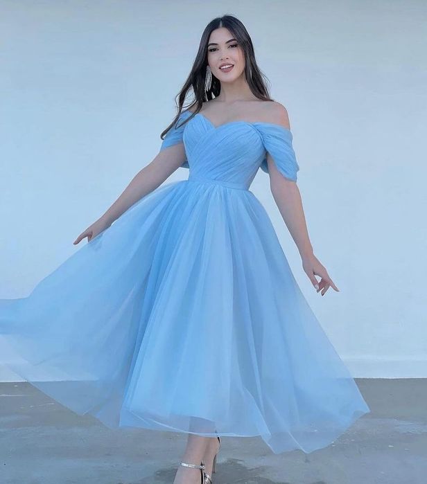 Випускні плаття.