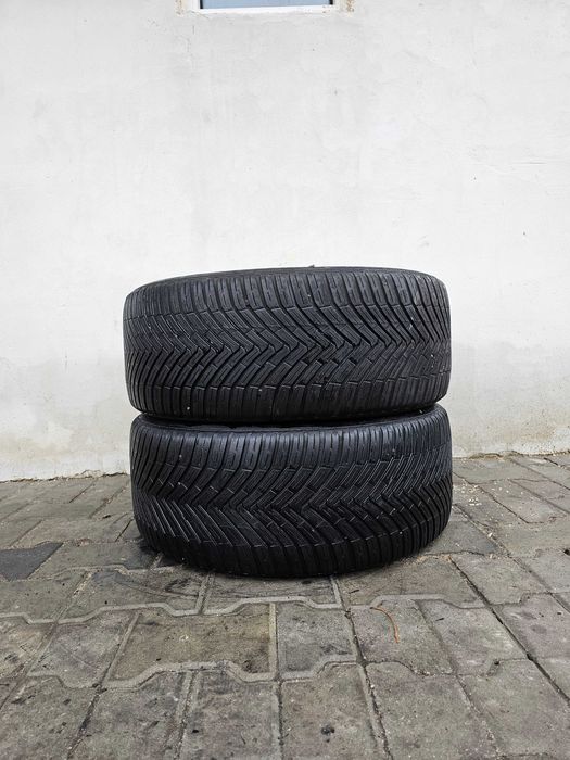 Całoroczne Continental 235/45 R18 5mm