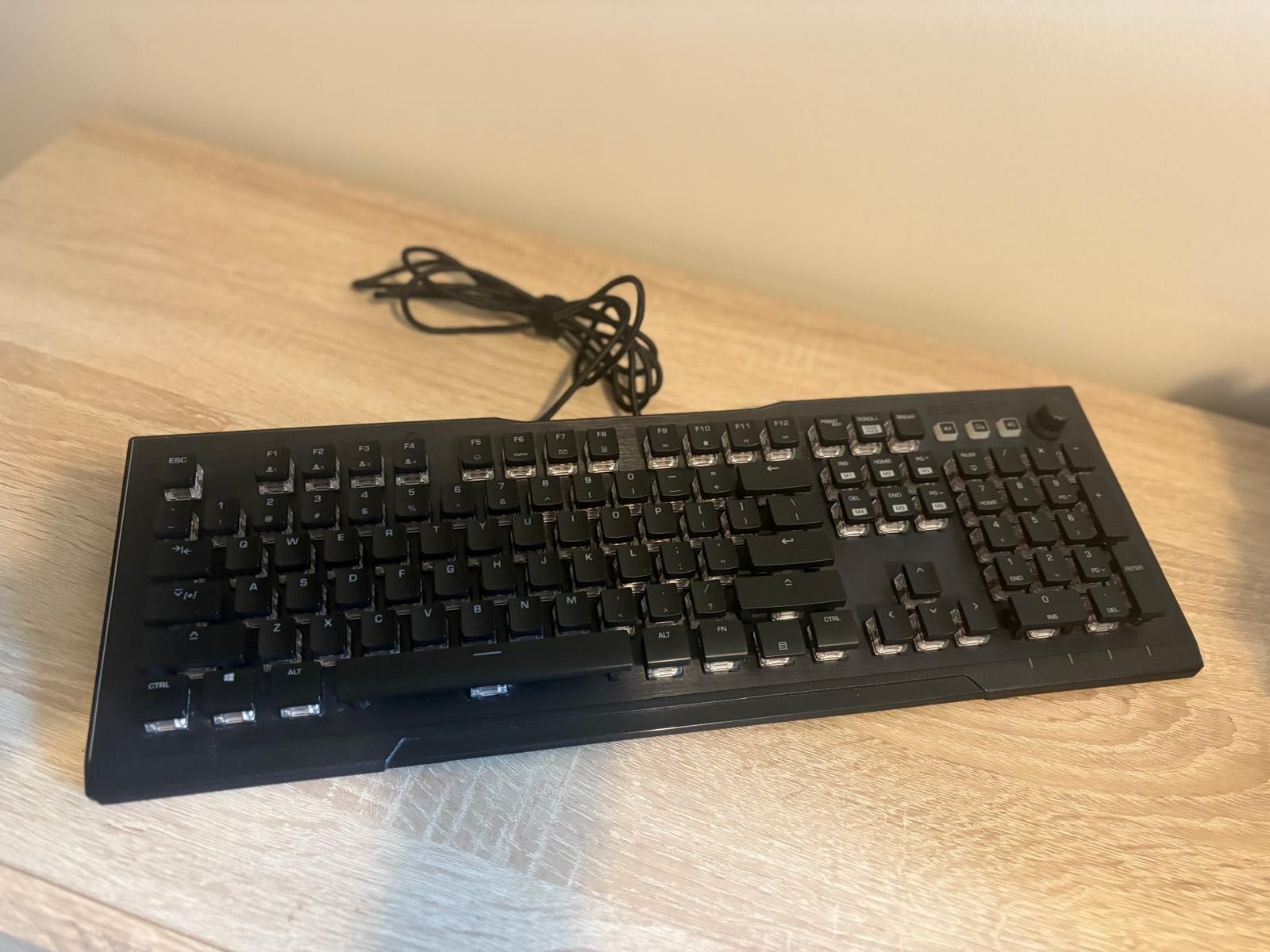 Klawiatura Roccat Vulcan 121 AIMO – RGB, Titan Switch