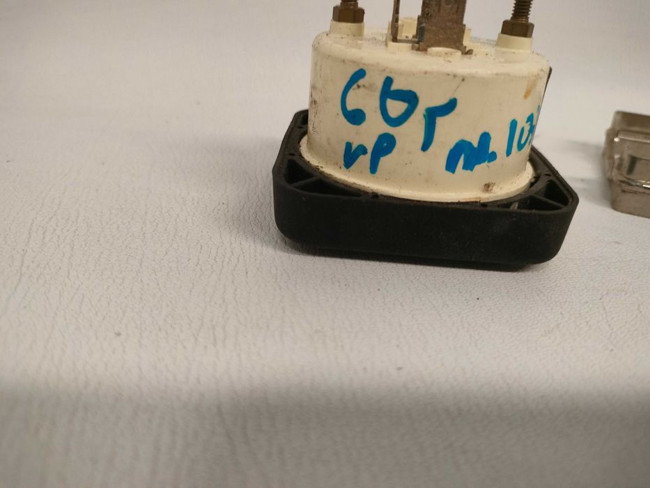 Zegar ciśnienia oleju Volvo Penta nr. 107