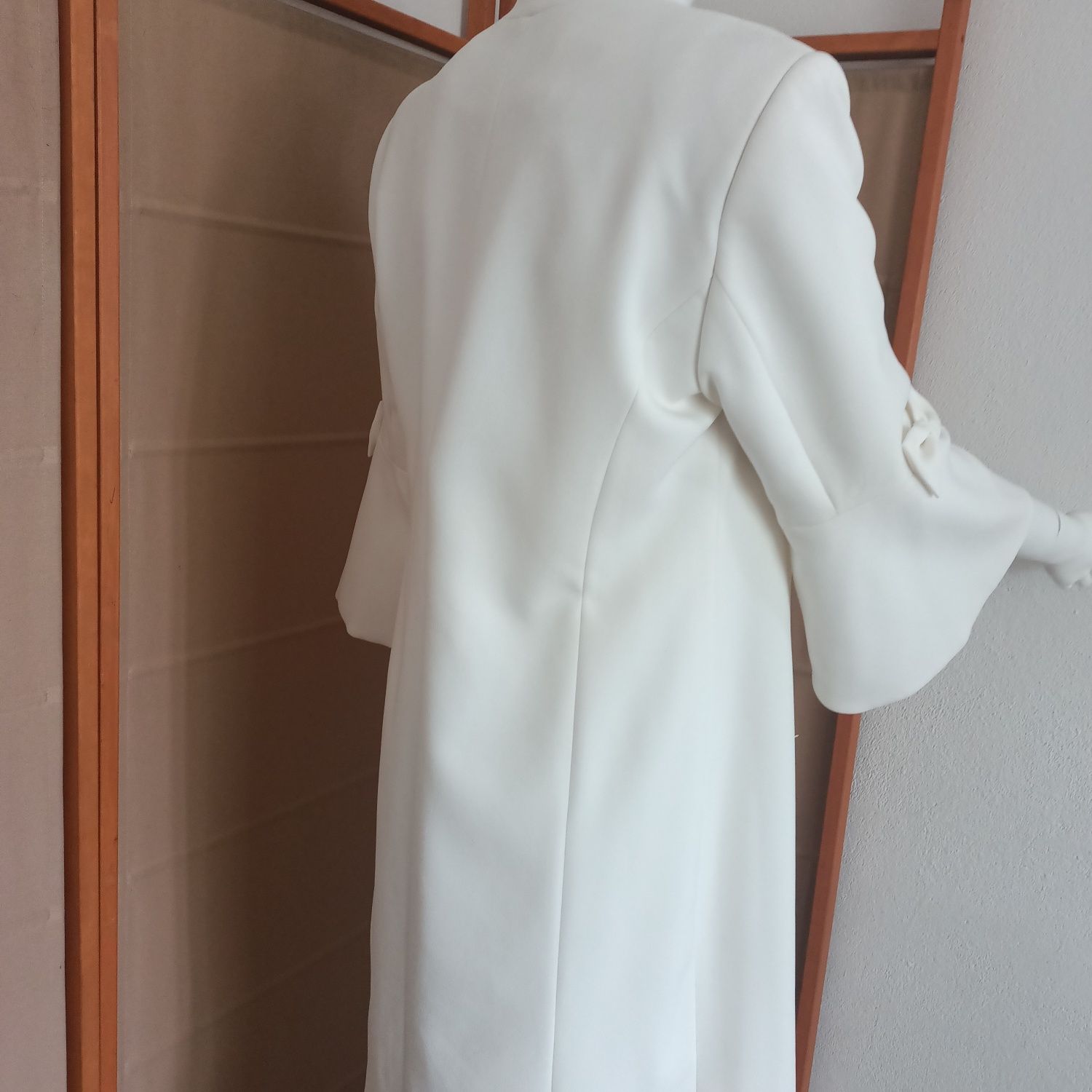 Suknia ślubna plus płaszcz r.42
