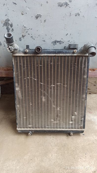 Радіатор гольф 4   1.4 хачбек
