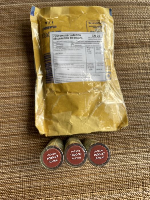 Помада от sally hansen