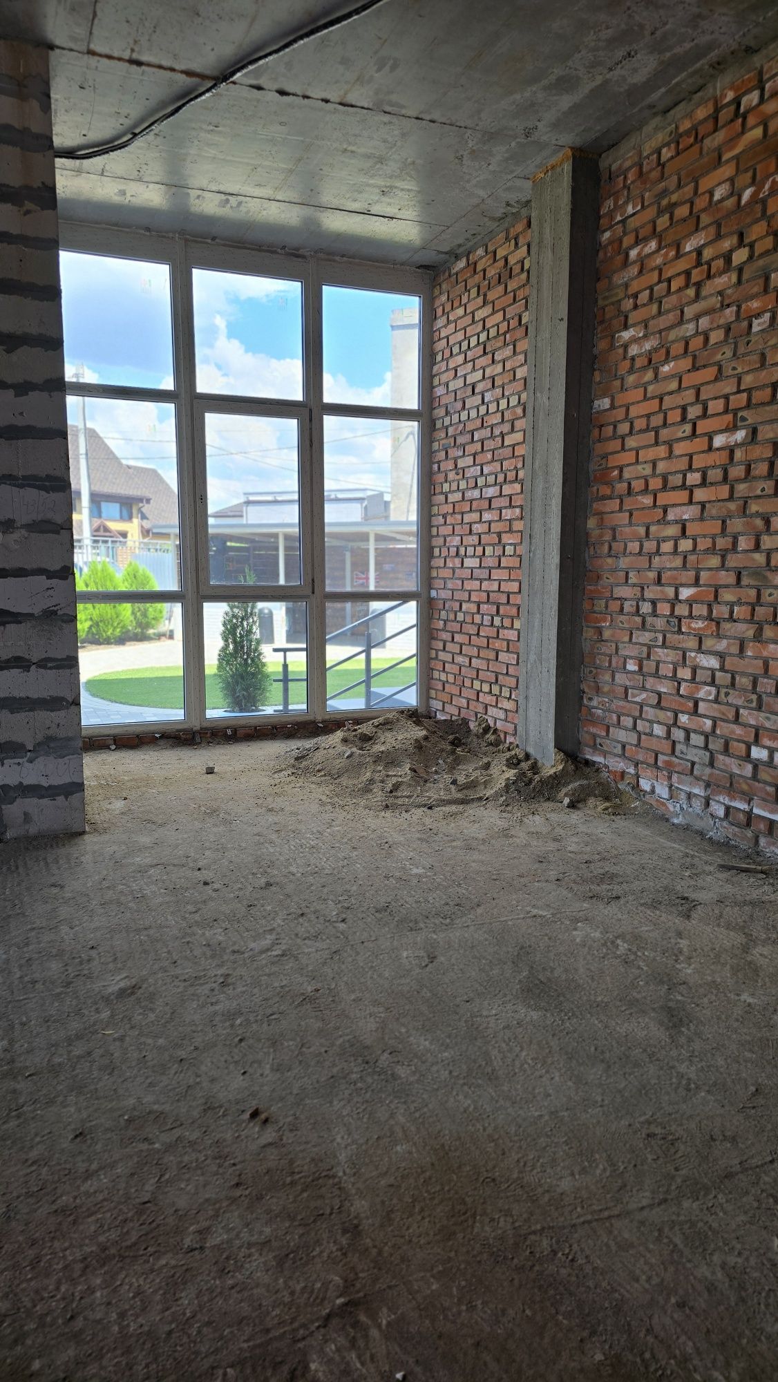 Прекрасная коммерция 51м2 в сданном комплексе CRYSTAL HOUSE