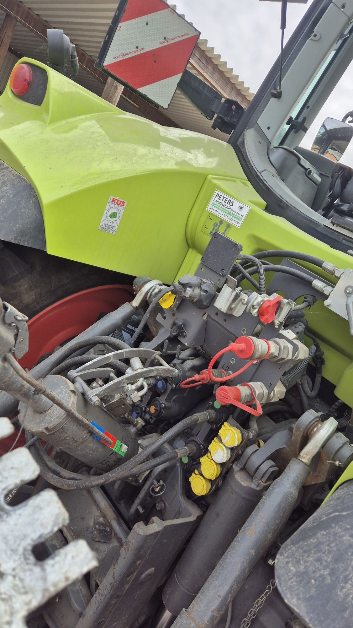 Claas Arion 550 +