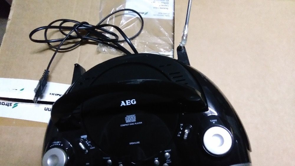 Rádio / Compact disc player AEG,