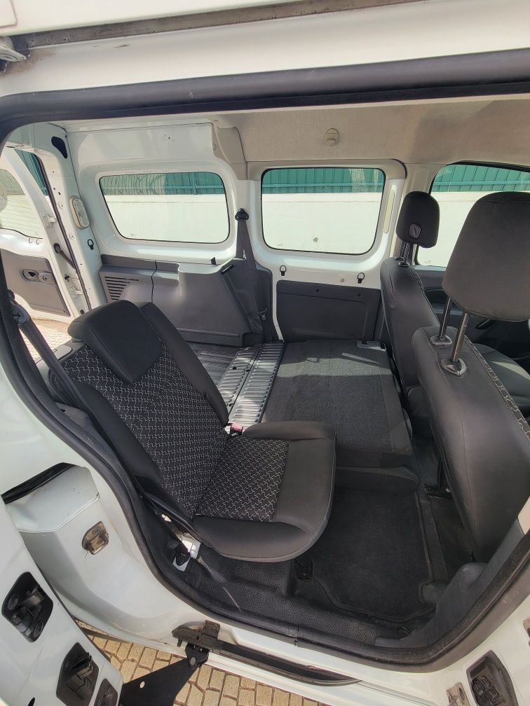 2012 Renault Kangoo Maxi 1.5 dCi - 5 Seater Van