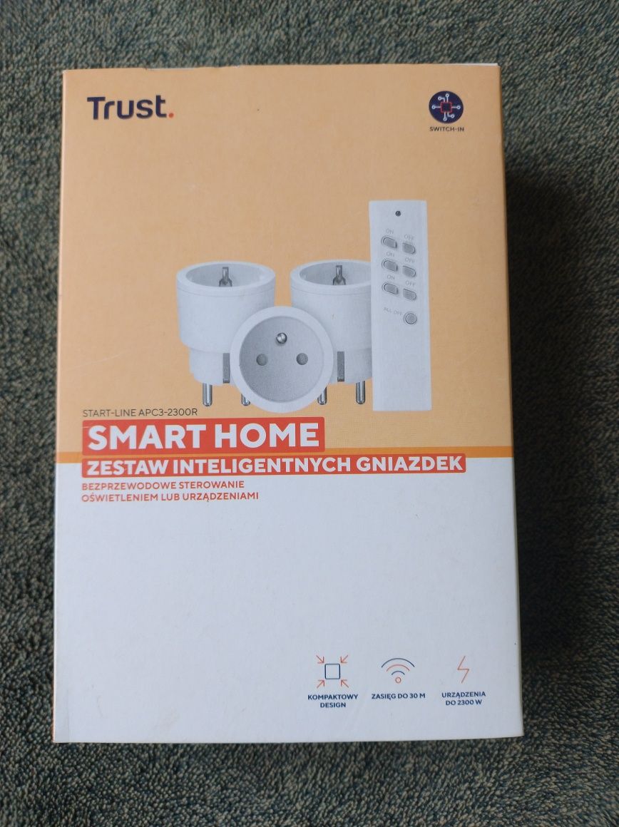 Inteligentne gniazdka na pilota Trust Smart Home - zestaw 3 sztuk z