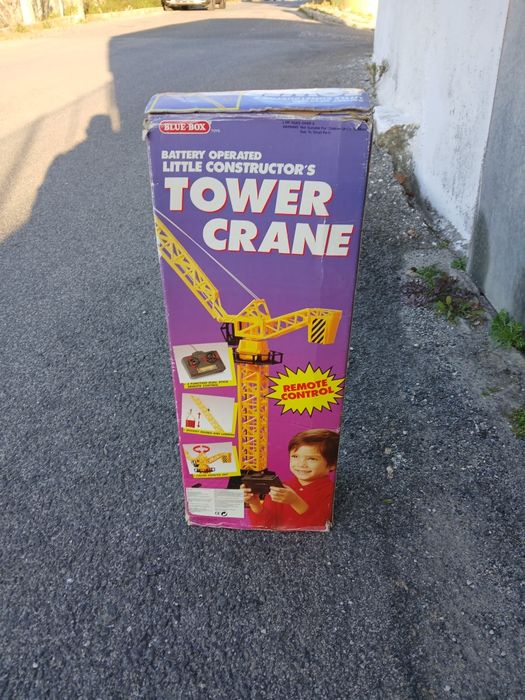 Grua de brincar realista