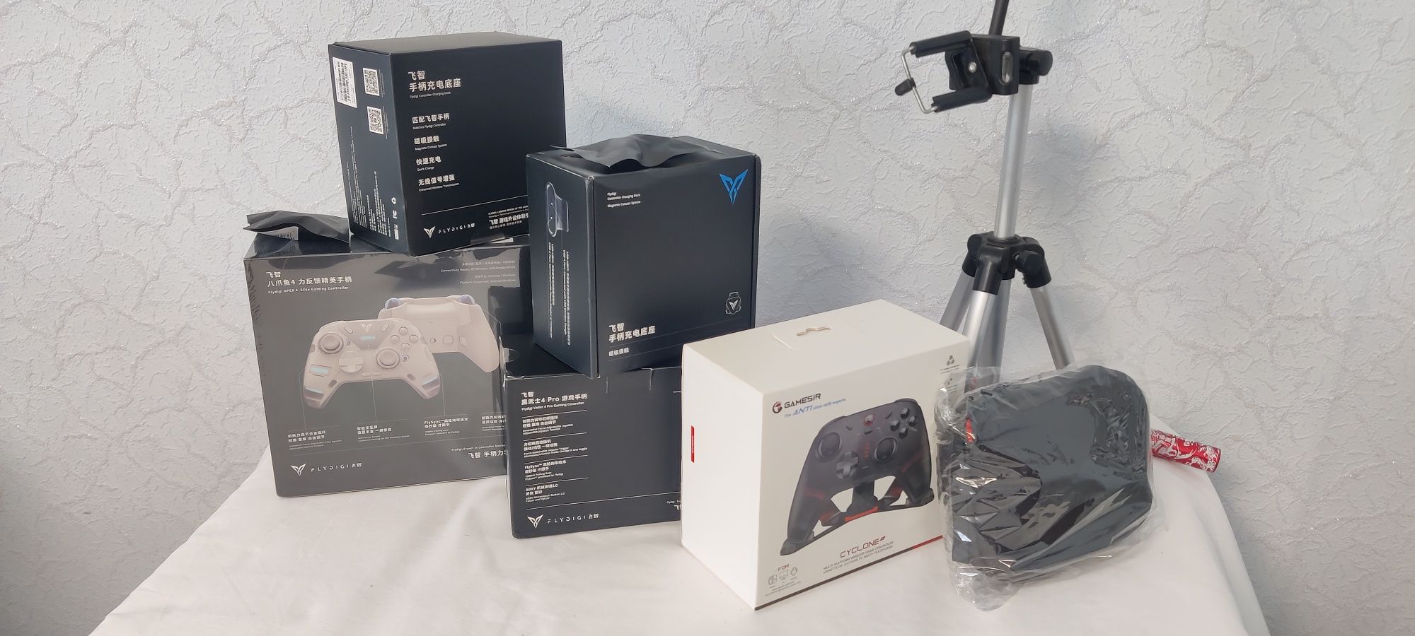 Геймпад Flydigi Apex 4, Flydigi Vader 4 pro, Gamesir cyclone 2 док ста