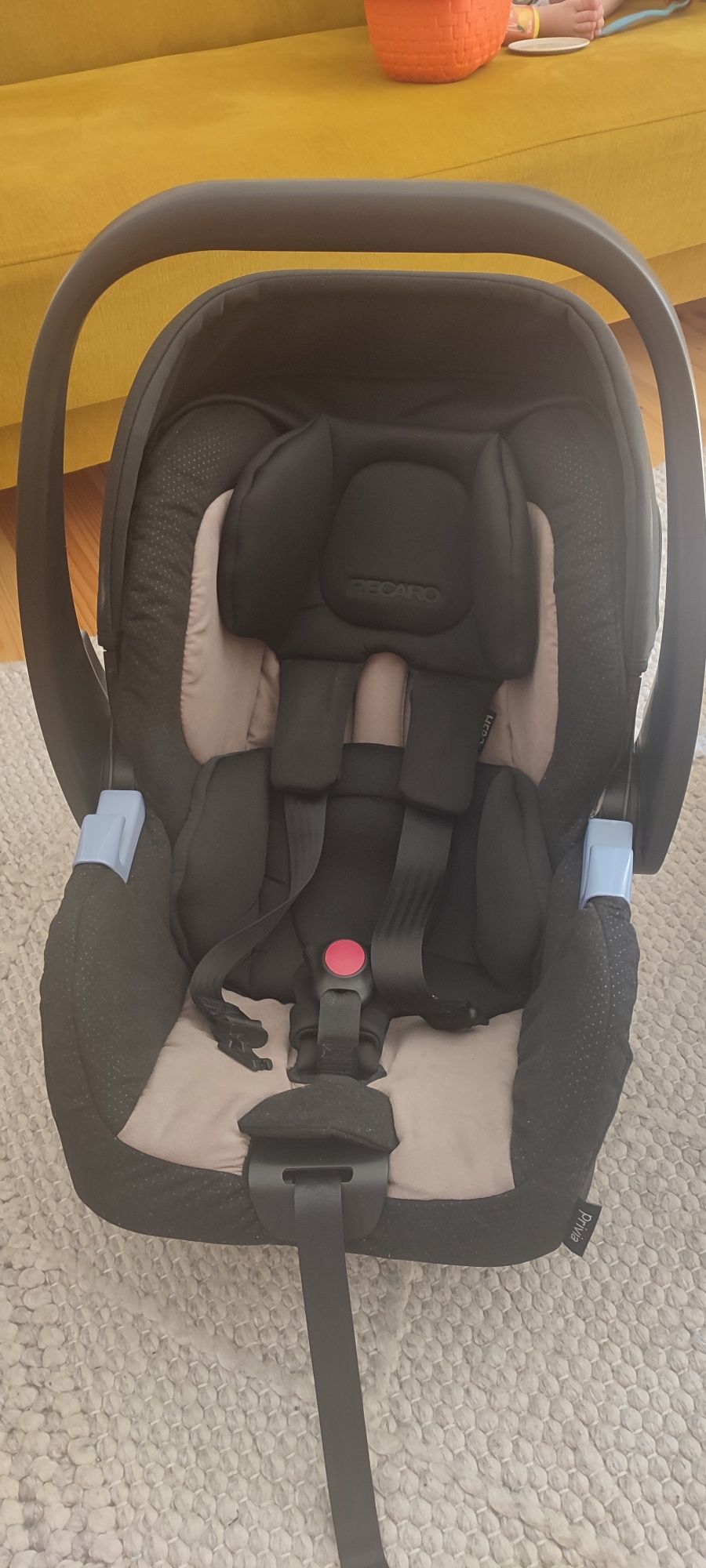 Fotelik Recaro Privia 0-13 kg + baza ISOFIX