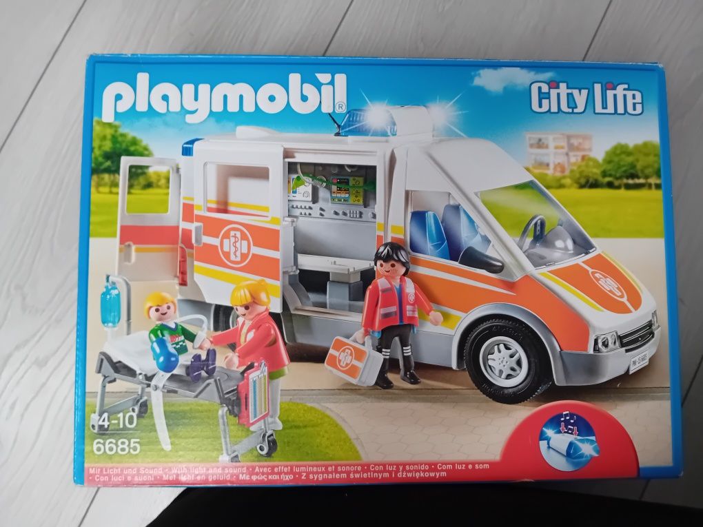 Playmobil karetka