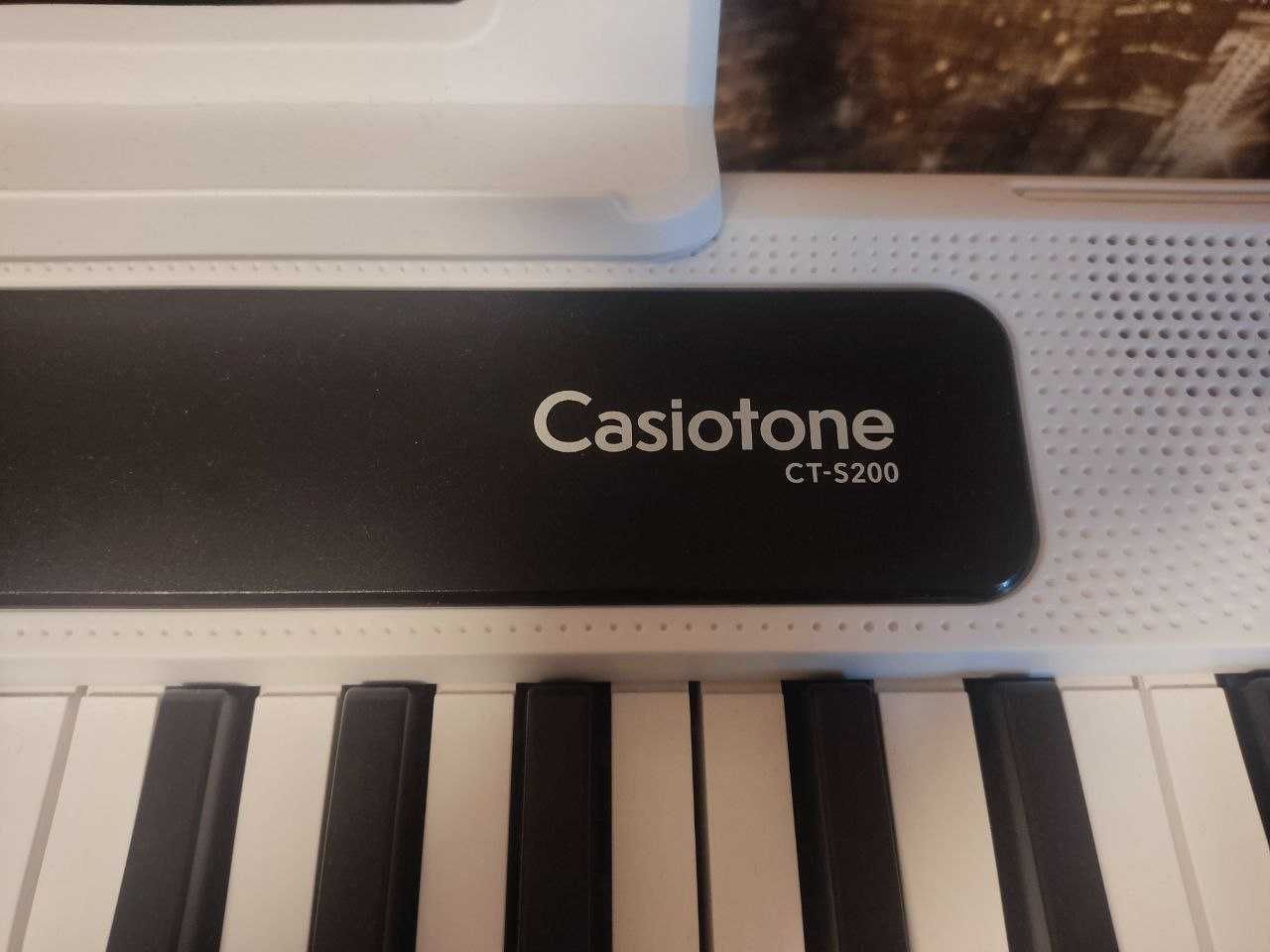 Продам синтезатор Casio CT-S200 в ідеальному стані
