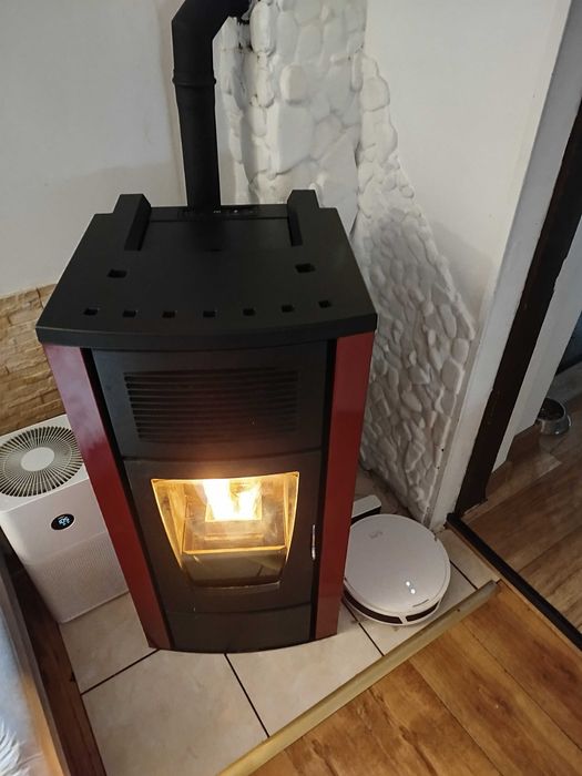 Piec kominkowy na pellet z płaszczem wodnym
