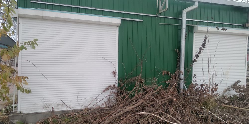 Ролета на гараж. 2500 x 2500 Б/у Размеров много.