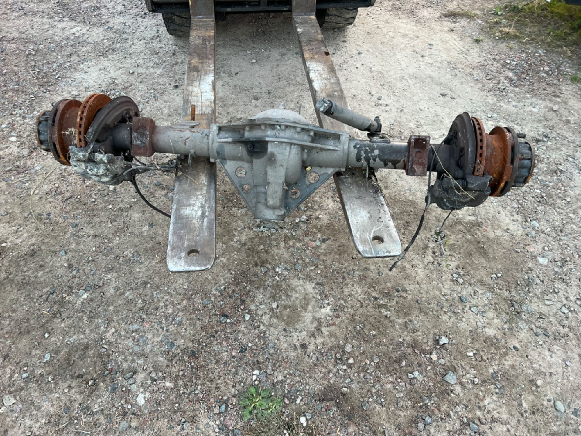 Most tylny kompletny Iveco Daily 65-70 C 06-14 9/41 9:41 zaciski