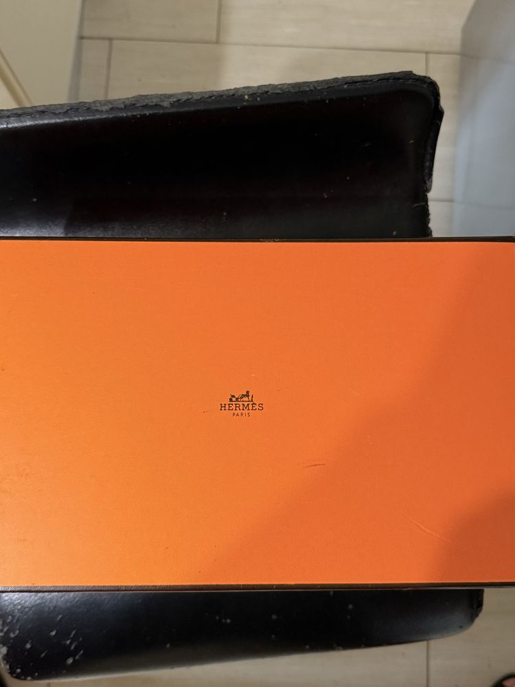 Новые шлепки Hermes!